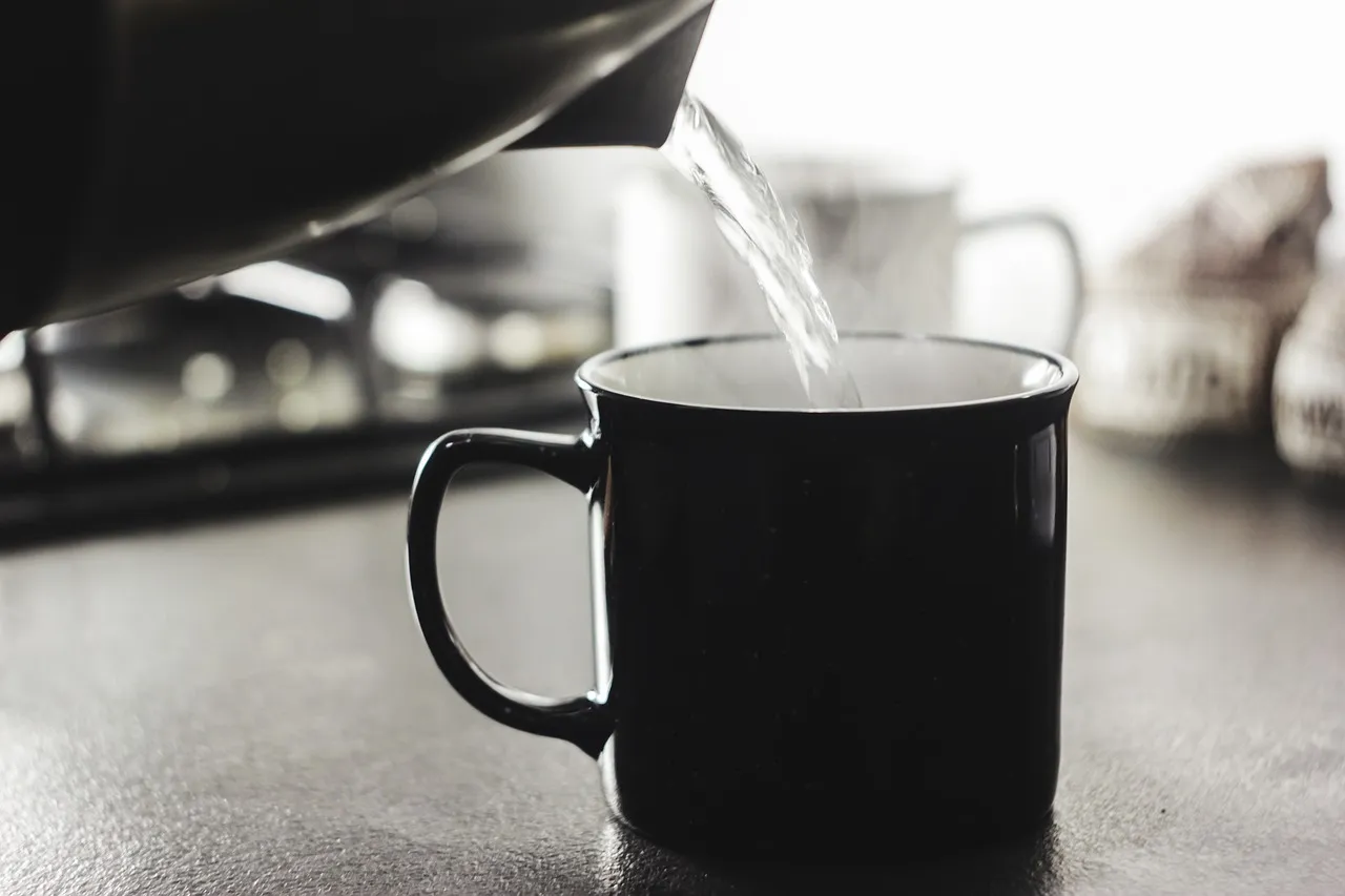 Manfaat Minum Air Hangat di Pagi Hari, Ternyata Bisa Menjaga Kesehatan Kulit Loh!