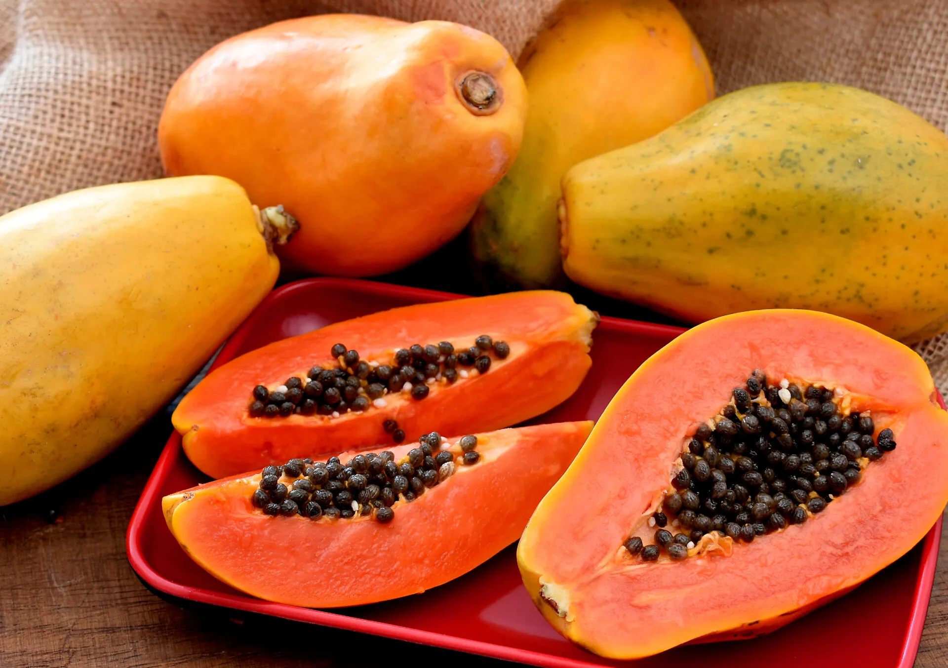Rahasia Kecantikan Wanita, Pesona Manis Buah Pepaya jawabannya