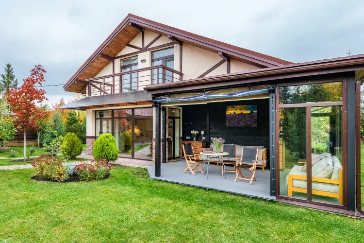 5 Contoh Desain Ruang Tamu Outdoor yang Bikin Kamu Ingin Nongkrong Terus!