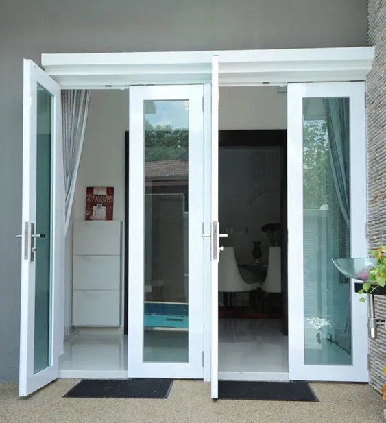 Pintu Aluminium dengan Panel Kaca Besar: Sentuhan Futuristik untuk Rumah Minimalis 2024 (Ilustrasi)