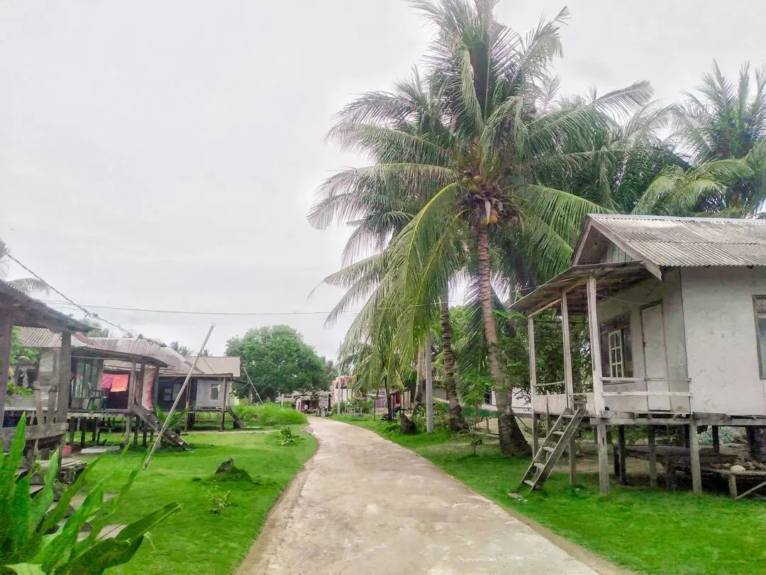 Suku Bugis Orang-orang Sulawesi yang Mendiami Pulau Karamian, Kabupaten Sumenep (Ilustrasi)