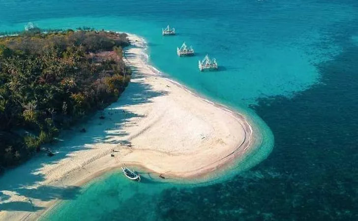Yuk Liburan ke Gili Iyang, Sumenep: Pulau dengan Udara Super Segar dan Pemandangan Memukau! (Ilustrasi)