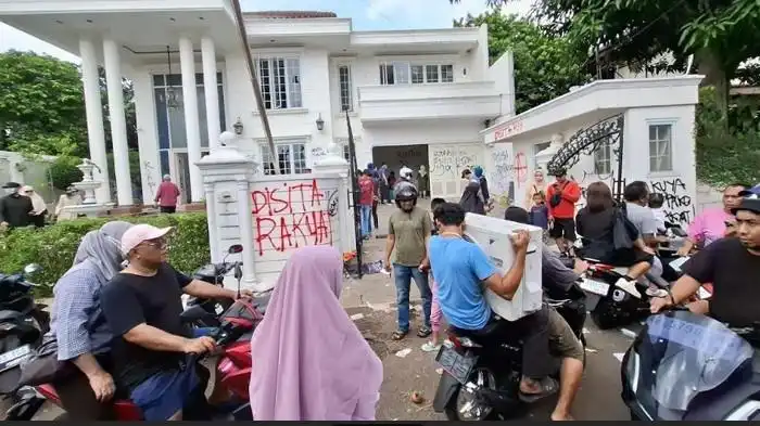 Di Balik Amarah Massa: 5 Fakta Mencengangkan Desain Rumah Uya Kuya di Jakarta yang Kini Rusak Dijarah (Ilustrasi)